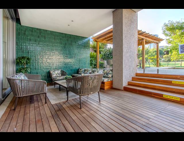 2 BEDROOM APARTMENT FOR SALE IN SANDOWN